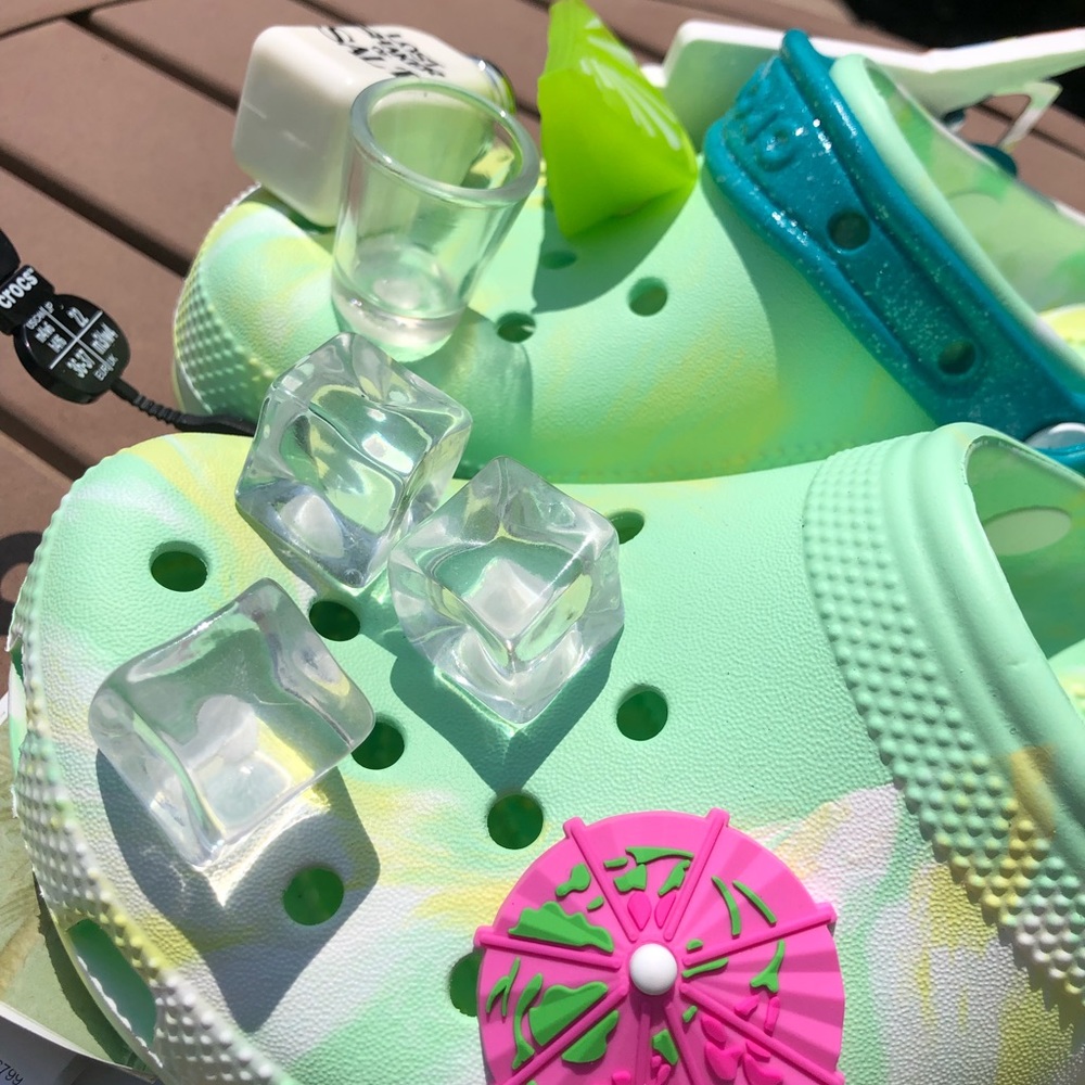 Margaritaville CROCS Multiple Women's Sizes New with Tags - Picture 7 of 10